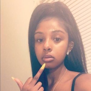 Meet your Posher, Azmera